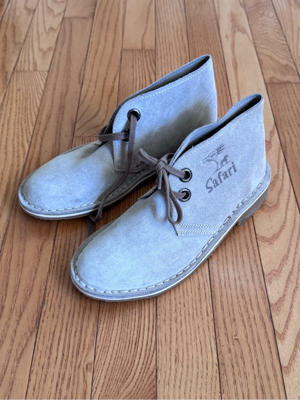 Safari Women's Light Gray Suede Ankle Booties